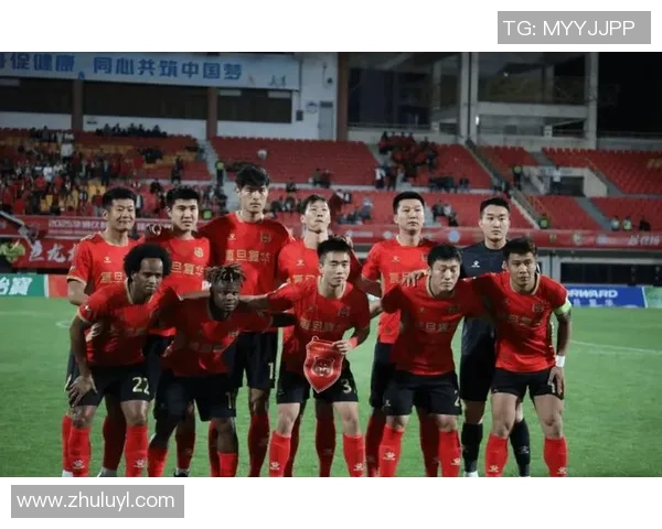 上海足球队的速度之道：从青训到职业联赛的快速崛起与挑战