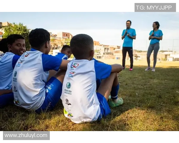 熙爷足球：探索足球世界的魅力与激情，带你领略不一样的绿茵风采